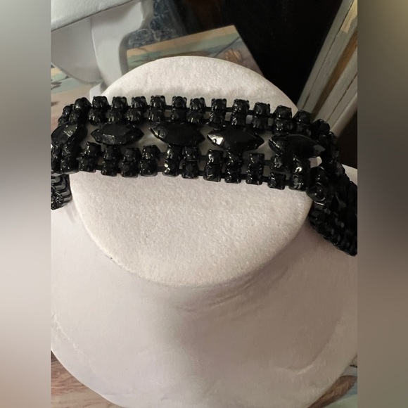 Costume jewelry black bracelet - Picture 3 of 4